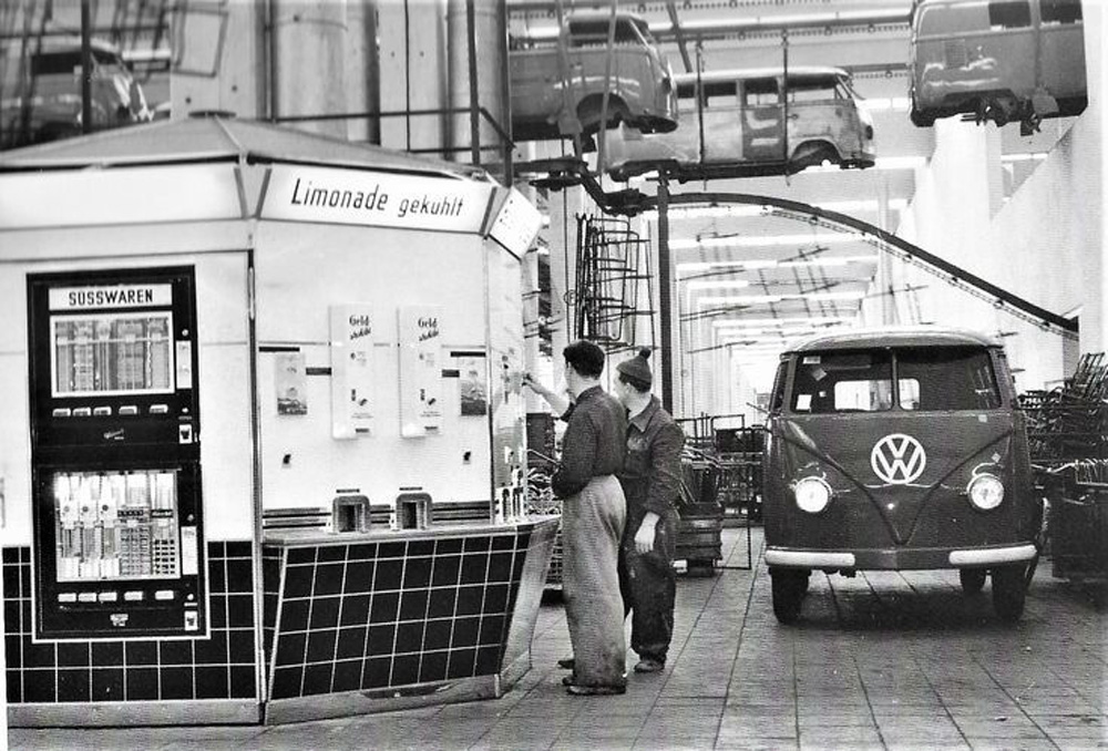 A Lemonade stand with a candy vending machine in Volkswagenwerk Hannover